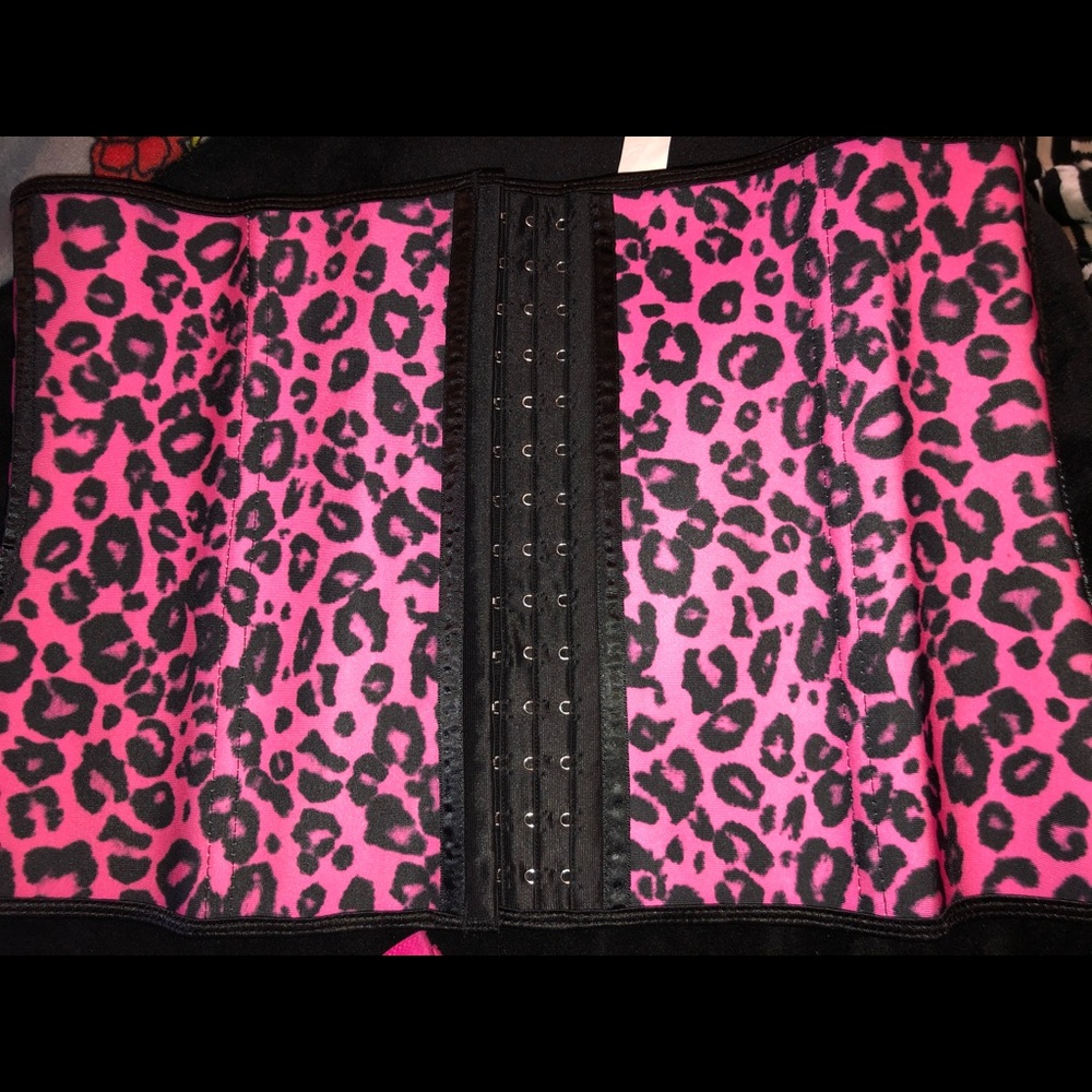 Animal print 9 steel boned latex waist trainer